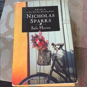 Nicholas Sparks Safe Haven Book